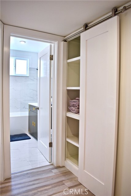 Building Photo - 300 Maryland St