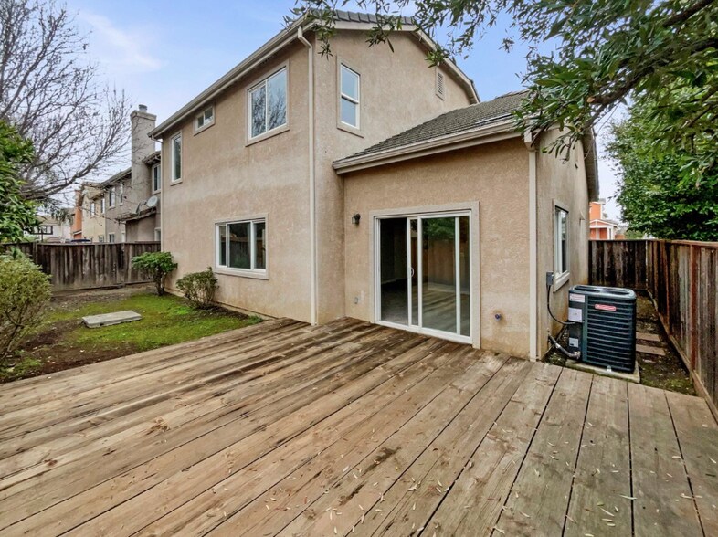 Building Photo - 4455 Meadow Valley Cir