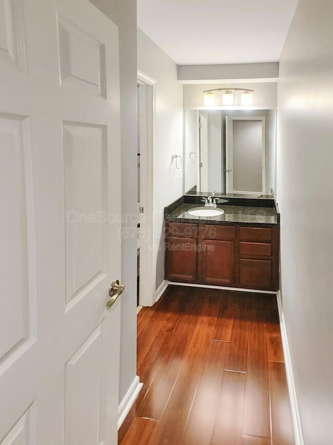 Building Photo - 401 Augusta Dr