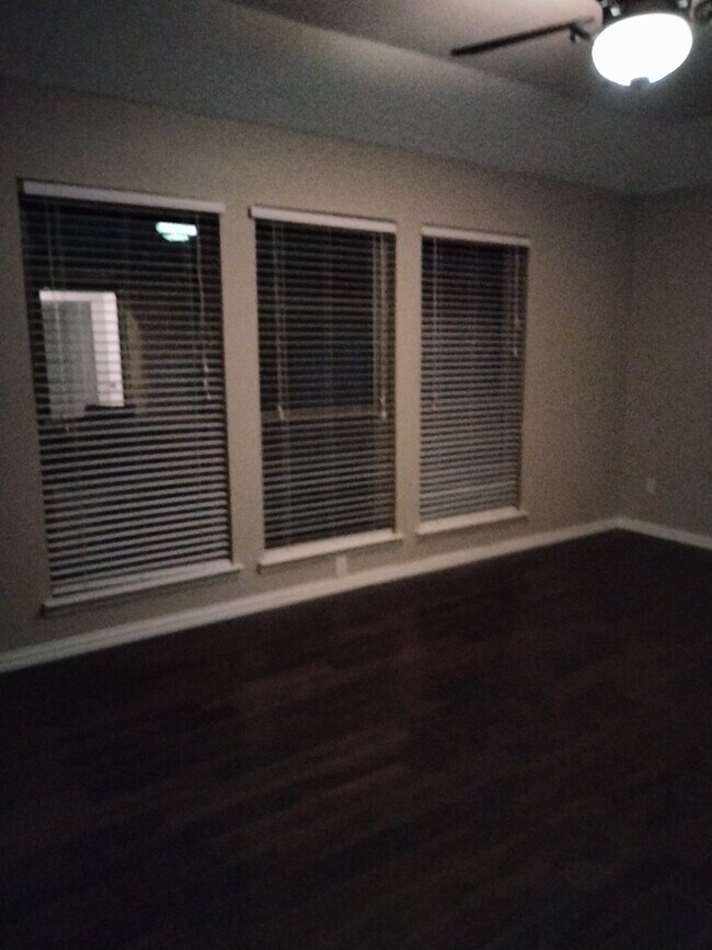 Building Photo - 8 Llano Drive