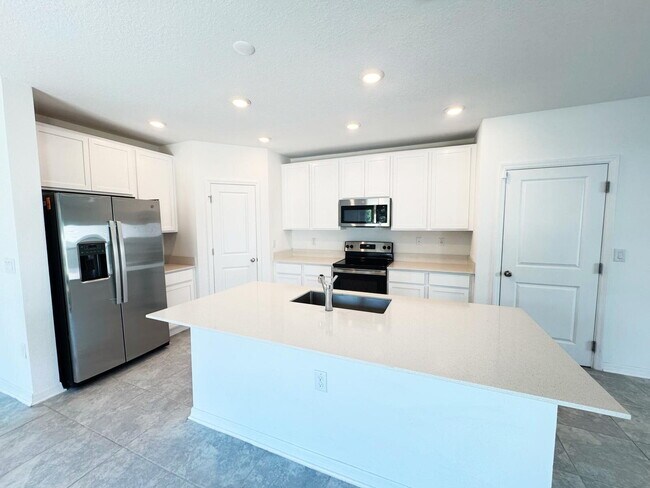 Building Photo - Single Family 4 Bedroom Home for Rent