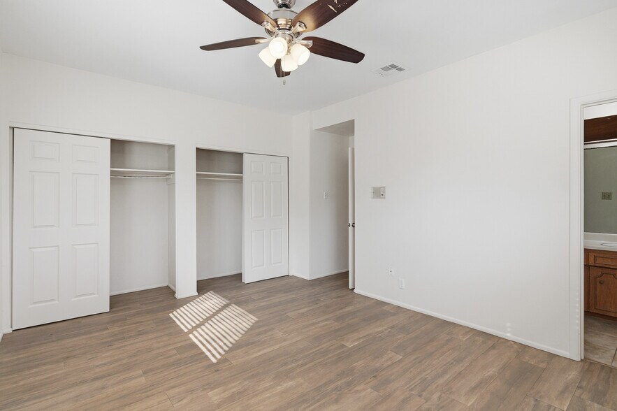 Building Photo - 5922 Moon Dance St