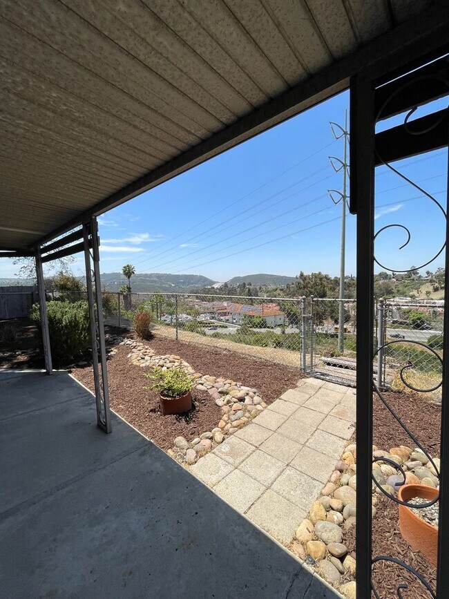 Building Photo - Terrific 3Br +/2Ba Single story house with...