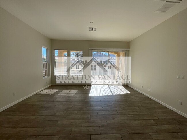 Building Photo - 10155 E Naranja Ave