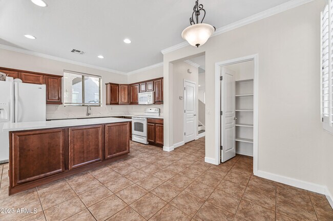 Building Photo - 4046 S Tatum Ln