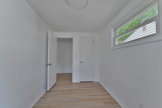 Building Photo - 1551 Chattanooga Ave