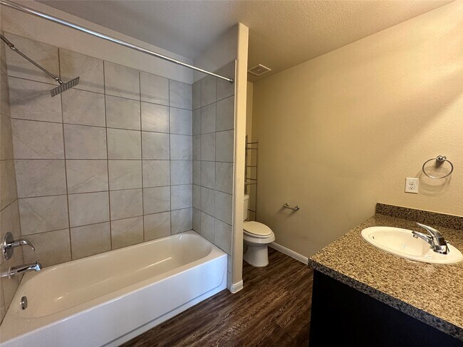 Building Photo - 16697 E Hammon