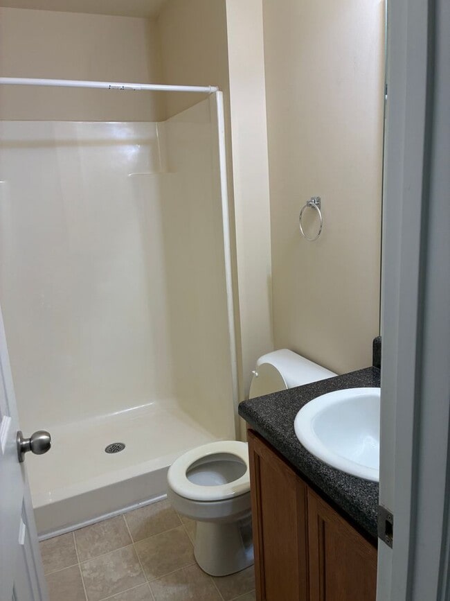 Building Photo - 38 Middlebrook Dr