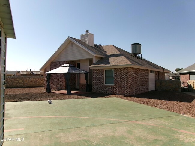 Building Photo - 3454 Broken Arrow Dr