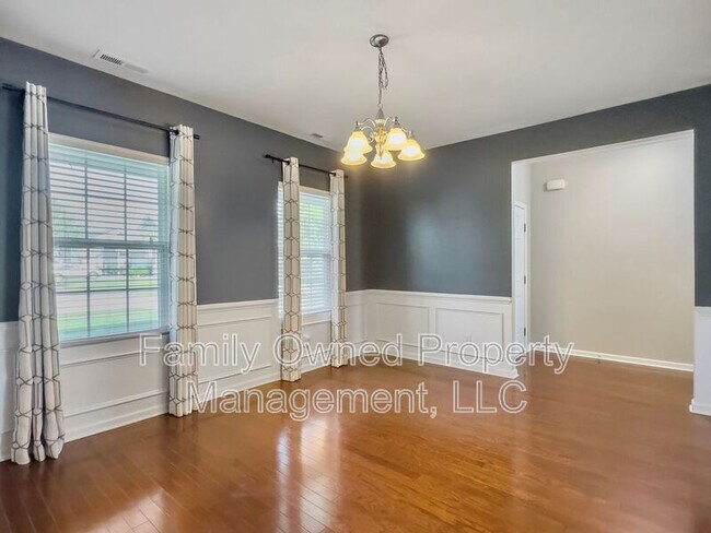 Building Photo - 1834 Chickasaw Dr