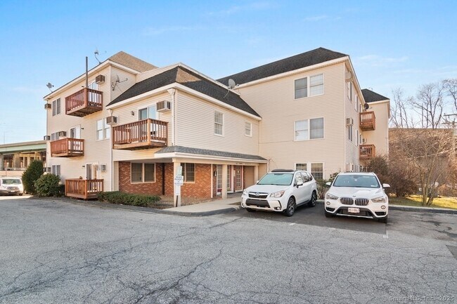 Primary Photo - 20 Daly St