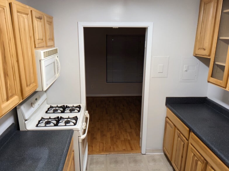 Kitchen - 6001 Arlington Blvd