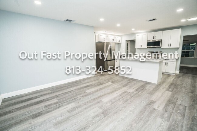 Building Photo - Bright Corner-Lot Home Near Bayshore and City Conveniences