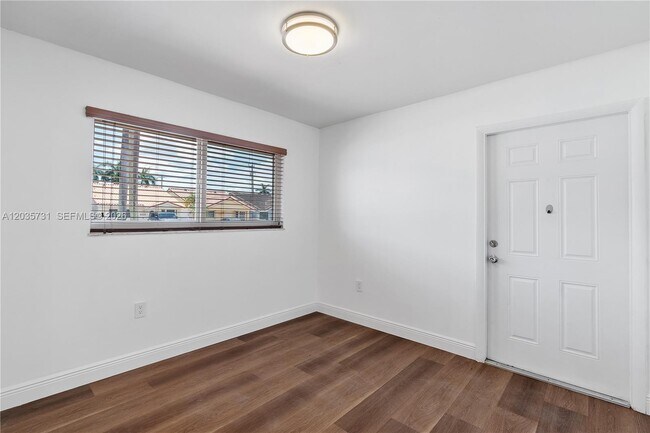 Building Photo - 11432 NW 87th Pl