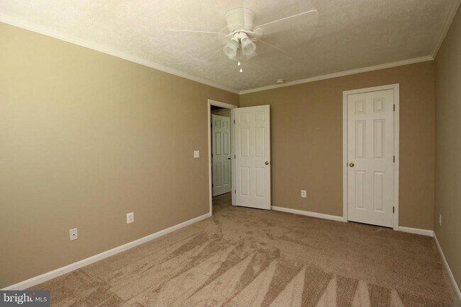 Building Photo - 66 Larkwood Ct