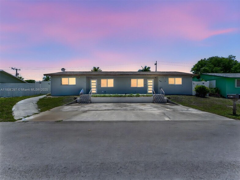Building Photo - 1811 SW 97th Ter
