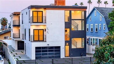 Building Photo - 616 N Mariposa Ave