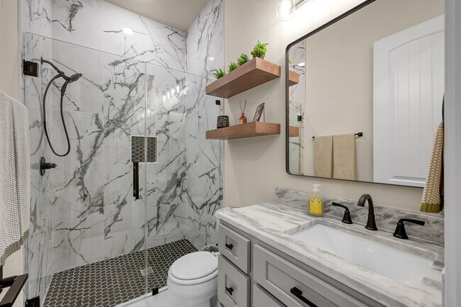 Building Photo - 15937 Stagecoach Rd