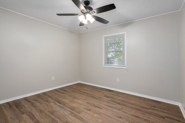 Building Photo - Charming 3 bedroom,  2 bathroom house for ...