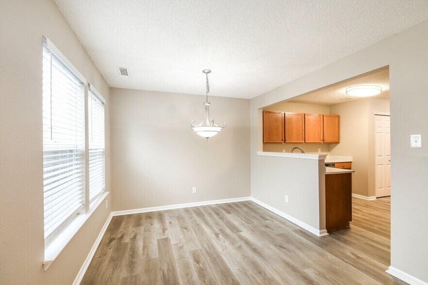 Building Photo - 16753 Aulton Dr