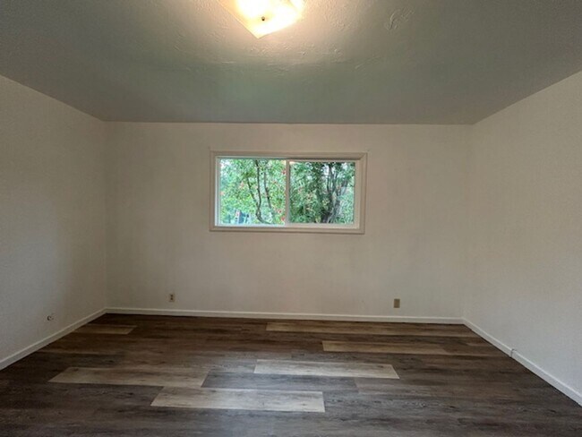 Building Photo - Charming Country Home in Petaluma – 4 Bed, 2 Bath | Available December 1st