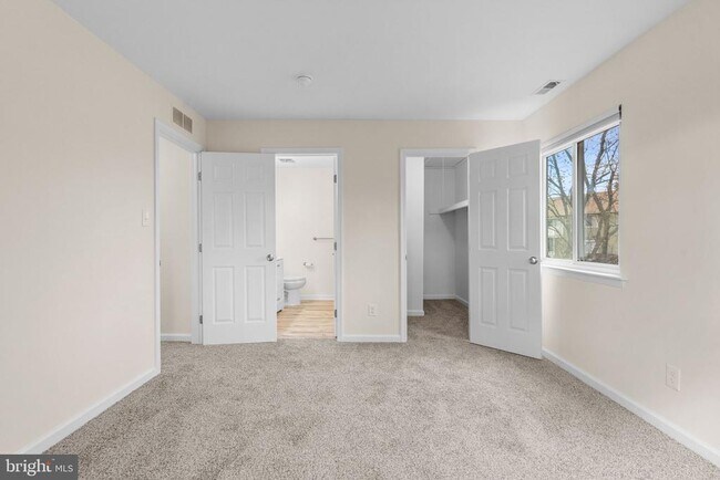 Building Photo - 408 Stockton Ct