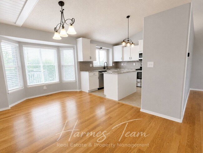 Building Photo - 4 Bed 4 Bath Home in School District 11
