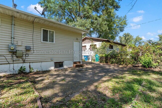 Building Photo - 10512 Earl Dr