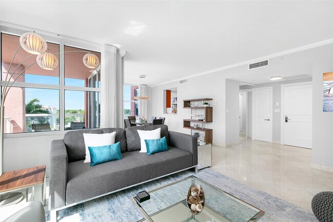 Building Photo - 2110 N Ocean Blvd