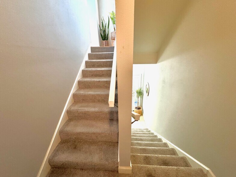 Building Photo - 2638 McKnight Crossing Ct