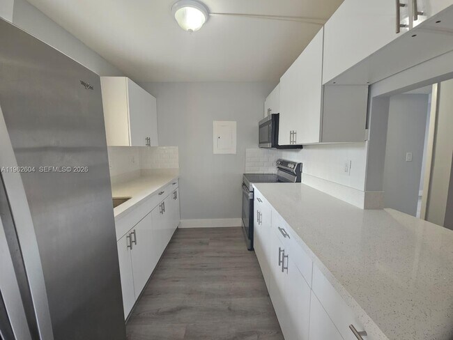 Building Photo - 177 Lakeview Dr