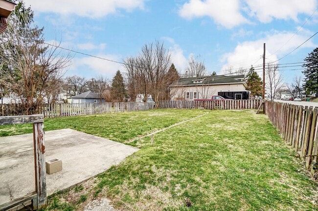 Building Photo - 328 Glenn Ave