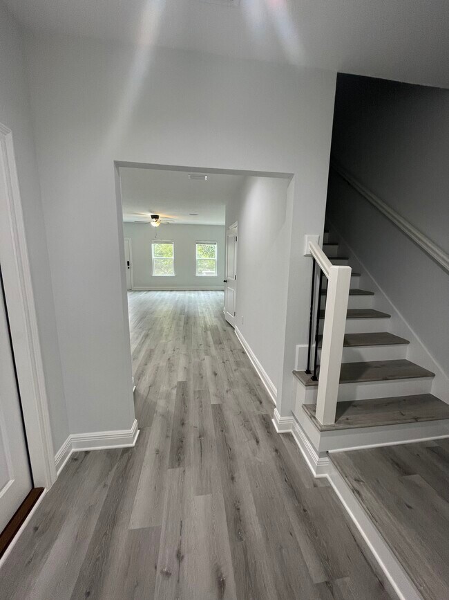 Building Photo - 1703 Sound Haven Ct