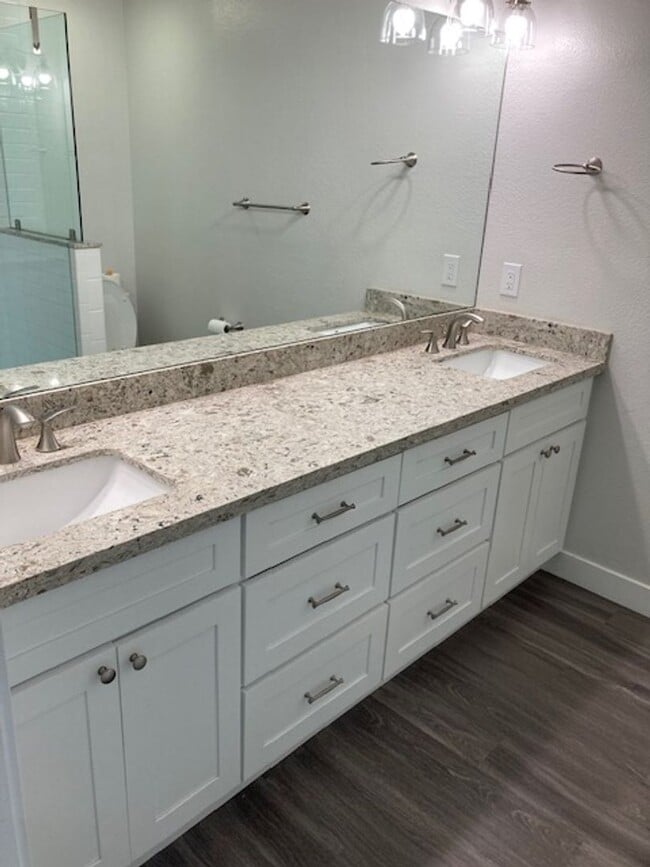 Building Photo - OUTSTANDING 4 BEDROOM HOME IN GATED COMMUNITY