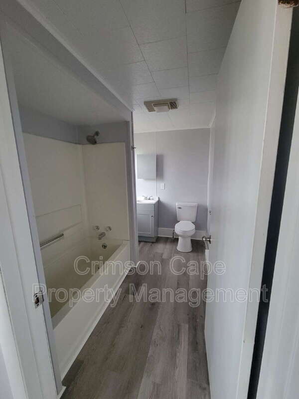 Building Photo - 341 Hughes St