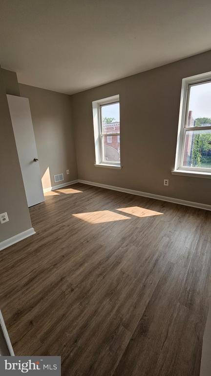 Building Photo - 1531 Argyle Ave