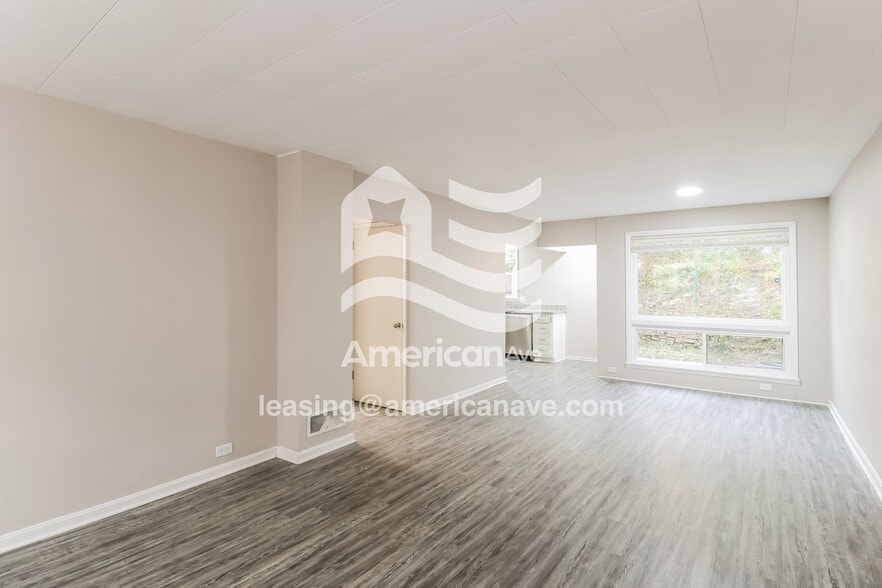 Building Photo - 1224 6th Ave