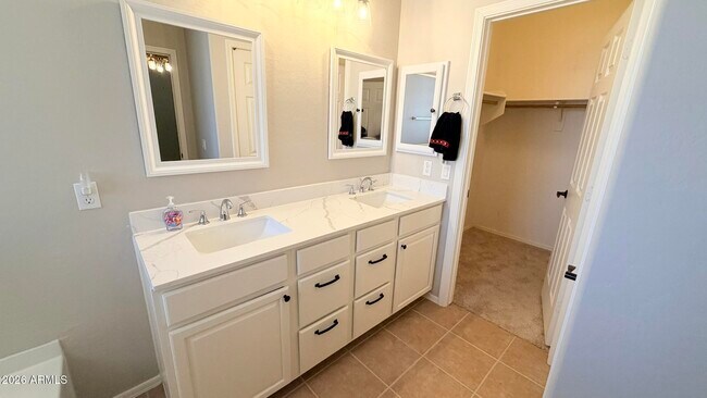 Building Photo - 43460 Caven Dr