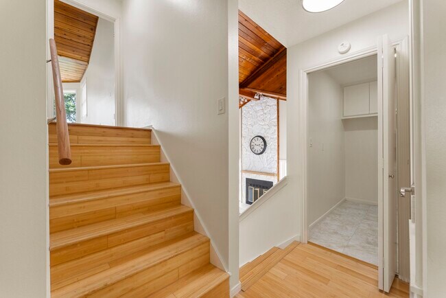 Building Photo - 3920 Brookhaven Dr
