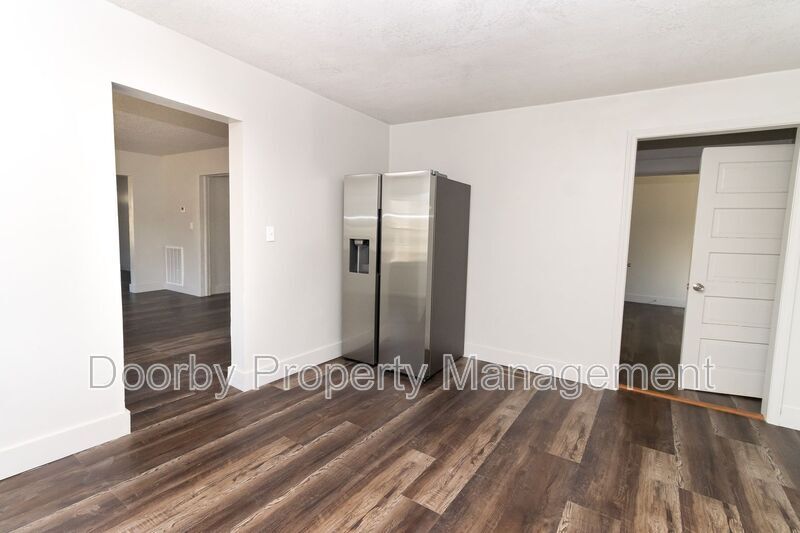 Building Photo - 506 Deck Dr