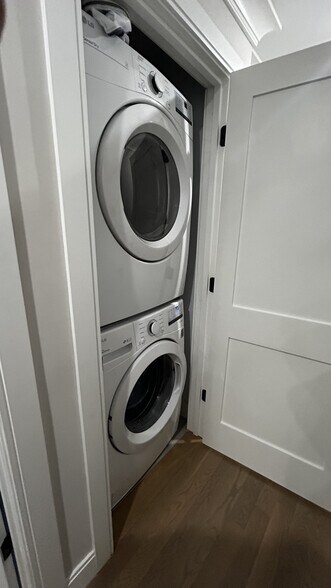 Building Photo - 145 Englewood Ave