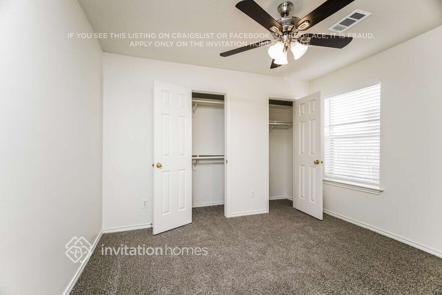 Building Photo - 18422 Wolf Creek Tr