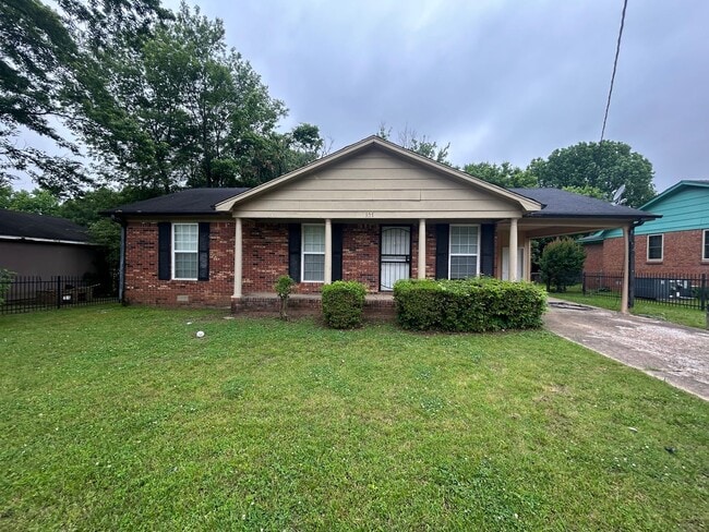 Primary Photo - 307 Pinewood St