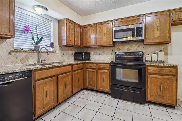 Building Photo - 2622 Briar Hill Dr