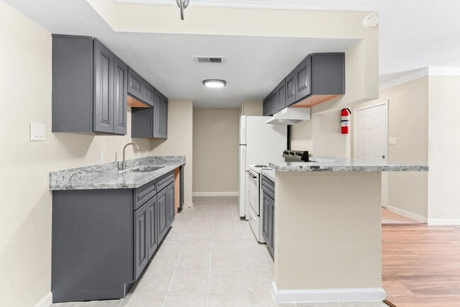 Building Photo - Limited-Time Offers | Schedule Your Tour T...
