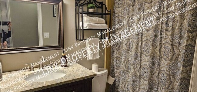 Building Photo - 2433 Meade Cir