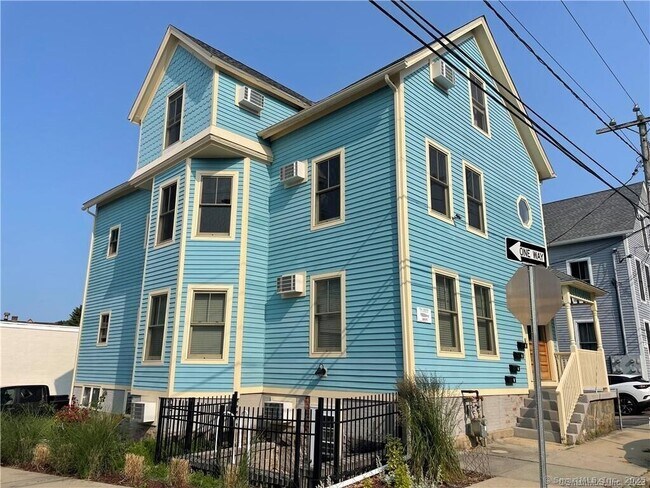 Primary Photo - 2 Coit St