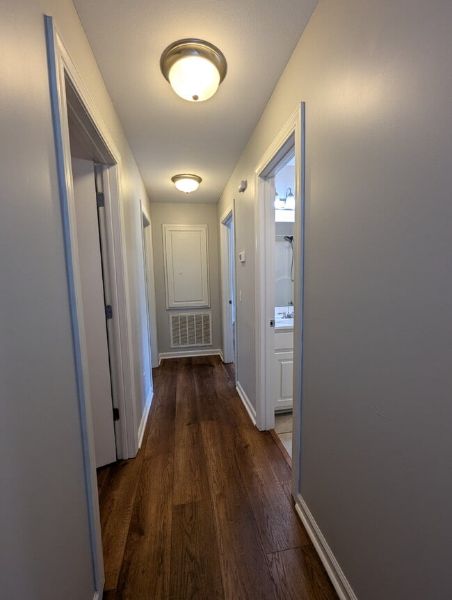 Building Photo - 117 Twin Gates Drive
