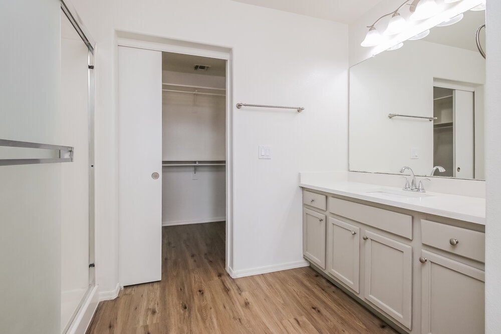 Building Photo - 4810 W Beautiful Ln