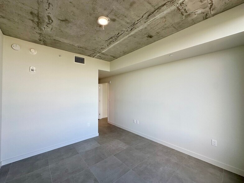 Building Photo - 321 NW 31st St